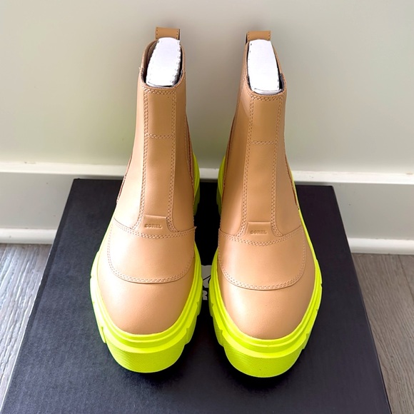 SOREL Leather Caribou™ X Chelsea Waterproof Boot in Tan w/ Green Rubber Sole-9 - Picture 4 of 12